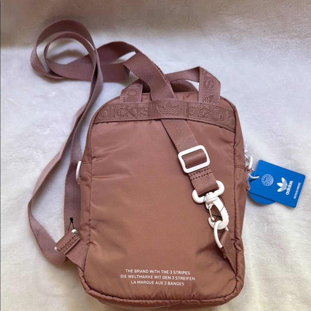 GREAT GIFT IDEA! Adidas Crossbody Bag - Picture 2 of 3